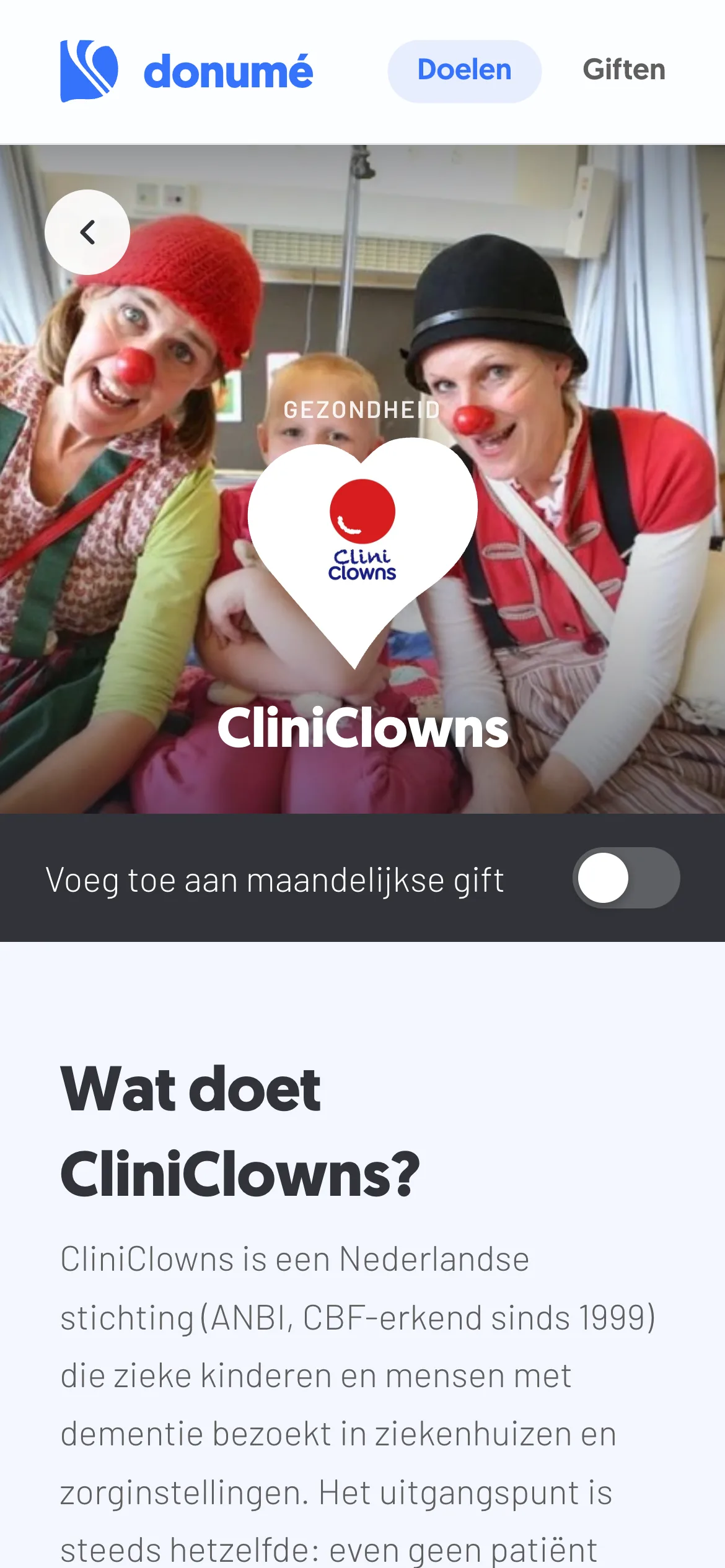 Donumé op een telefoon: de pagina van CliniClowns met de schakelaar ‘Voeg toe aan maandelijkse gift’